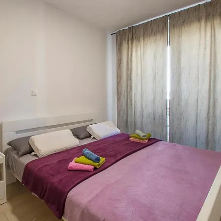 Beautiful In With Wifi And 1 Bedrooms Apartment *