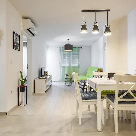 Apartment Beautiful In With Wifi And 1 Bedrooms Pula